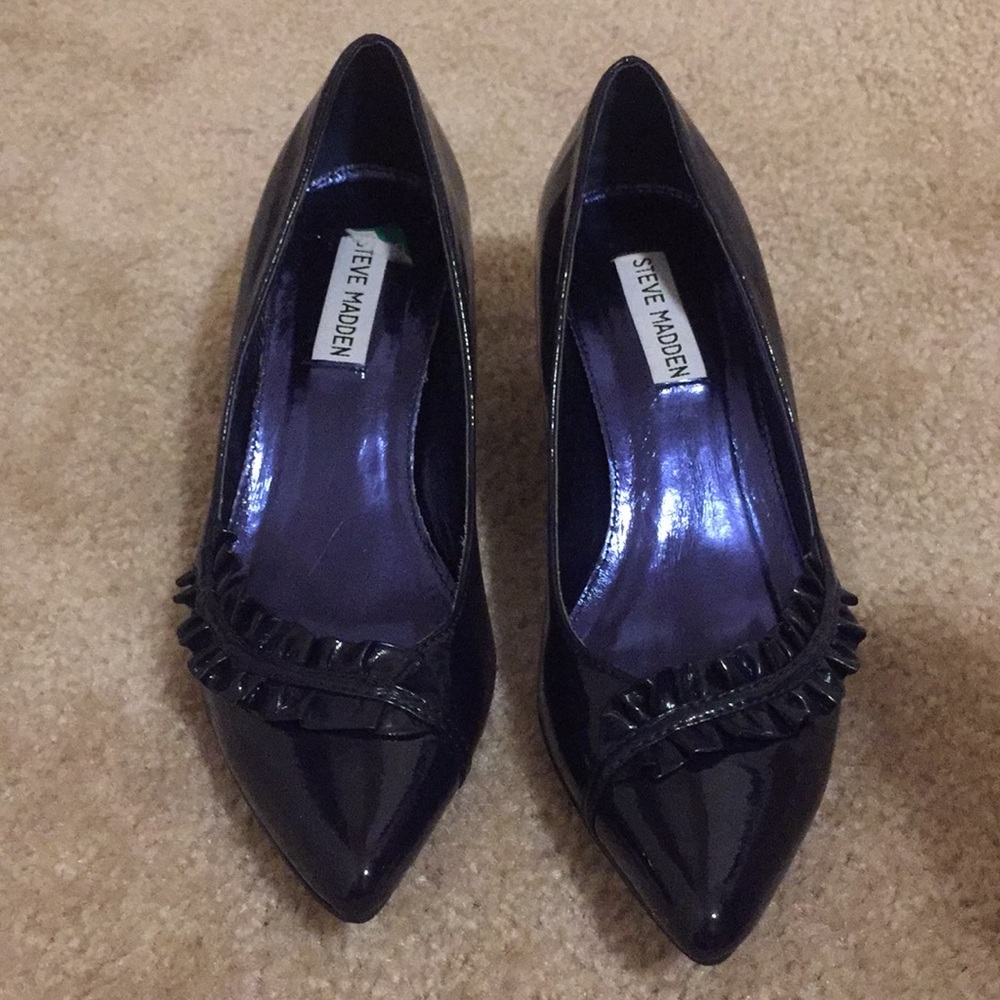 Steve Madden Ruffle Pumps